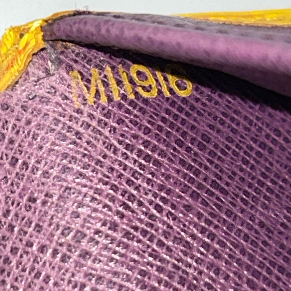 Pre loved Louis Vuitton epi wallet - Picture 7 of 8